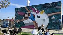 V rámci letošního Street art festivalu v Olomouci vytvořili špičkoví umělci nové velkoplošné malby. Ve Funparku Šantovka vyzdobil plochu Mr Dheo, 24. září 2021