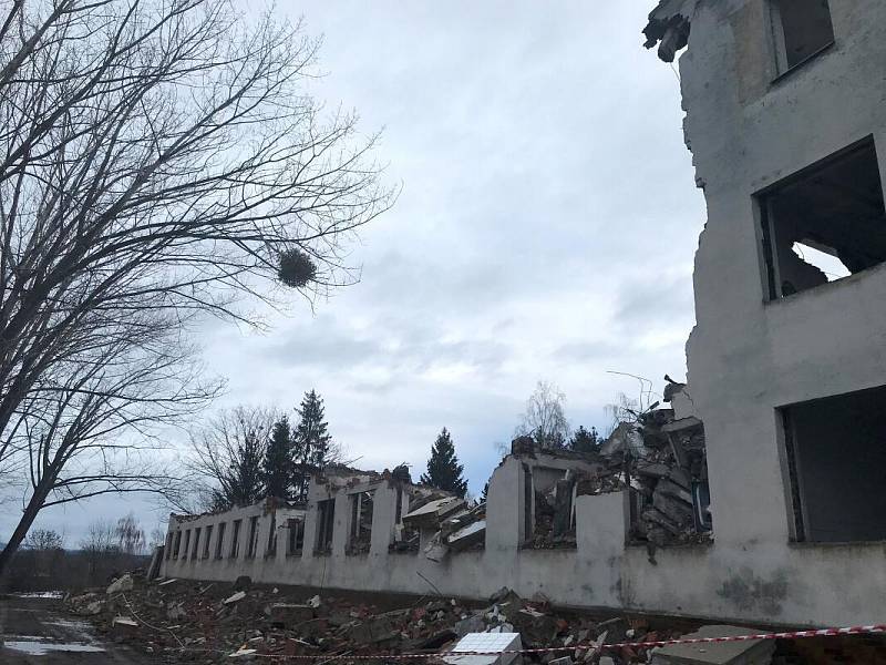 Z Tabulového vrchu v Olomouci mizí bývalé vojenské objekty za areálem fakultní nemocnice