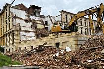 Demolice nejstaršího pavilonu ve Fakultní nemocnici Olomouc zvaného "Franz Josef". 17. května 2023
