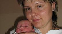 Aneta Doleželová, Senička, narozena 6. srpna v Olomouci, míra 49 cm, váha 2920 g