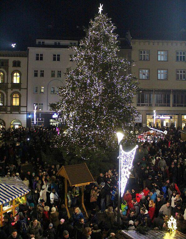 Rozsvěcení vánočního stromu na Horním náměstí v Olomouci