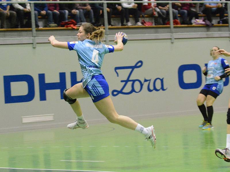 DHK Zora Olomouc – DHC Slavia Praha 24:25 (14:14).