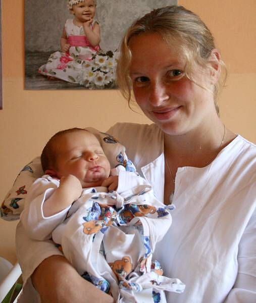 Antonín Malý, Charváty  narozen 24. srpna v Olomouci  míra 53 cm, váha 3870 g 