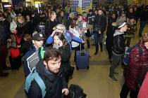 Neděle 29.10.2017 - silný vítr zastavil vlaky, chaos na hlavním nádraží Olomouc