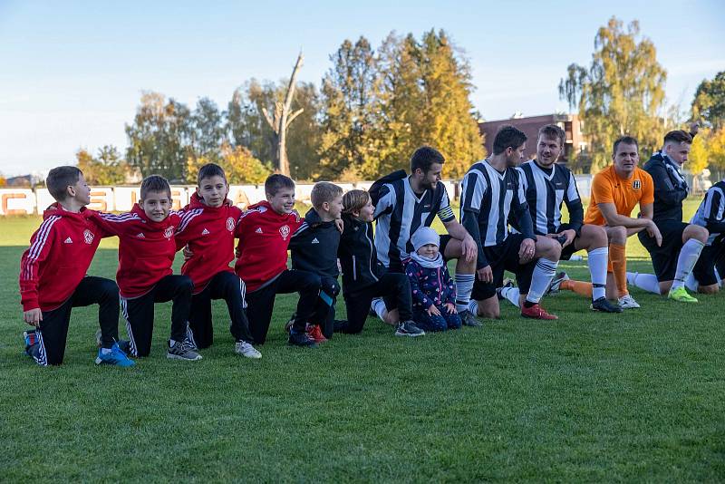 Hodolany (v pruhovaném) porazily Šumvald 4:1