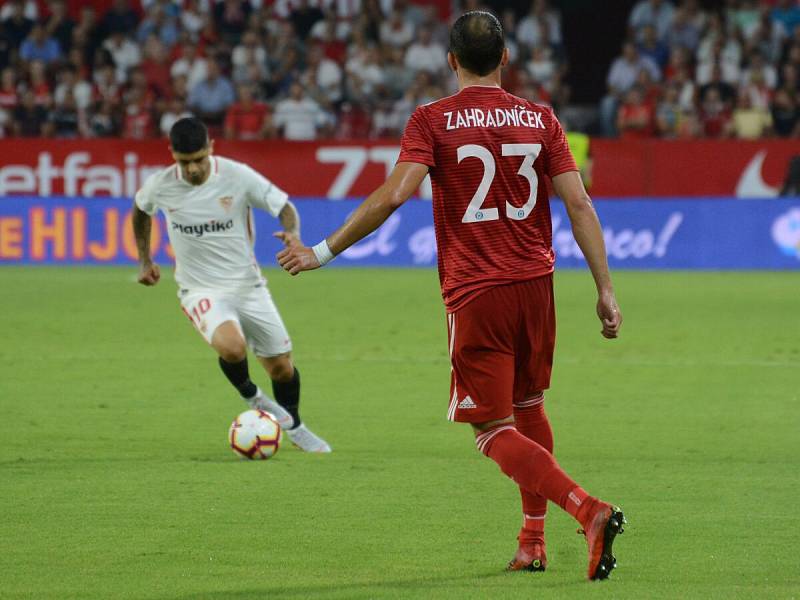 Sevilla FC - Sigma Olomouc (v červeném)