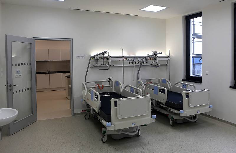 Slavnostní otevření II. interní kliniky gastroenterologie a geriatrie ve Fakultní nemocnici