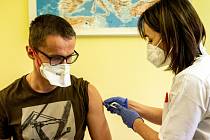 Očkování proti nemoci  Covid-19 ve fakultní nemocnici v Ostravě - 29. prosince 2020