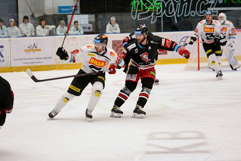 Hokejisté HC Olomouc porazili doma po nájezdech Spartu 4:3.