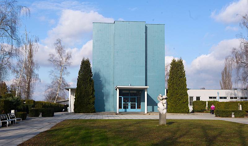 Olomoucké krematorium na hřbitově v Neředíně