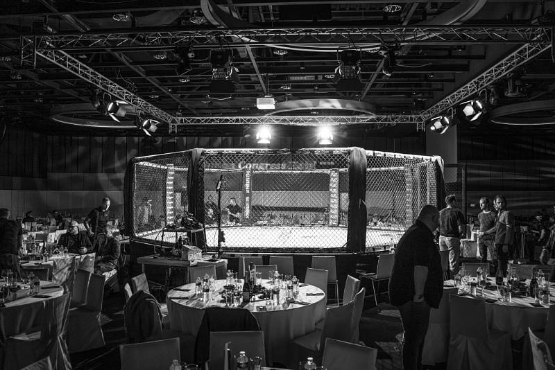 Galavečer MMA, K-1 a boxu v Olomouci, neděle 9. října 2022.
