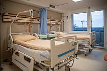 Fakultní nemocnice Olomouc otevřela infekční oddělení. V současnosti jsou pacientům k dispozici dvě ambulance a moderní lůžková část.