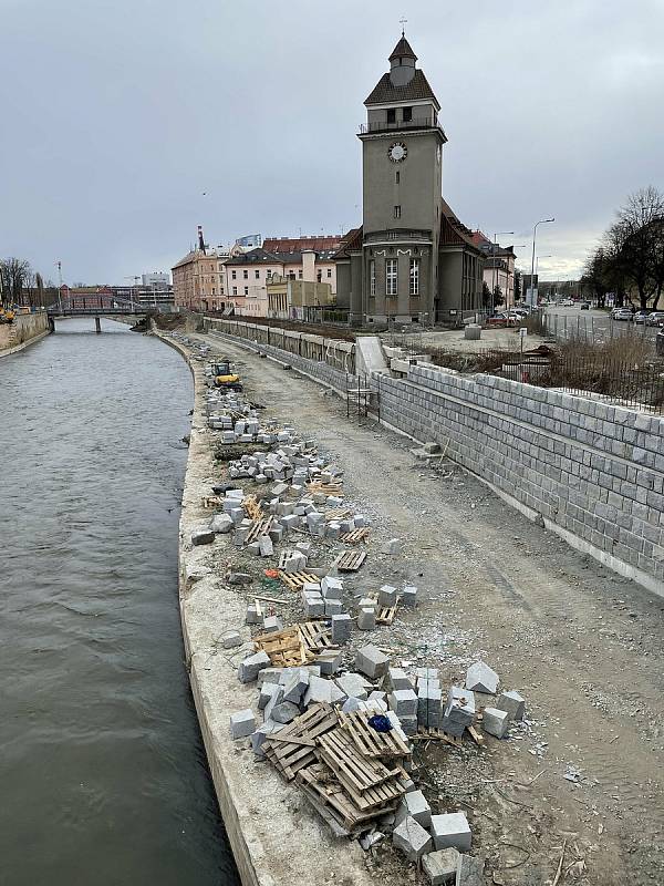 Nábřeží řeky Moravy v Olomouci, 3. dubna 2021