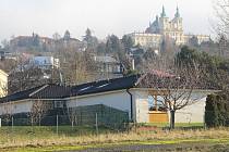 Samotišky, obec s novou výstavbou mezi Olomoucí a Svatým Kopečkem. Leden 2023