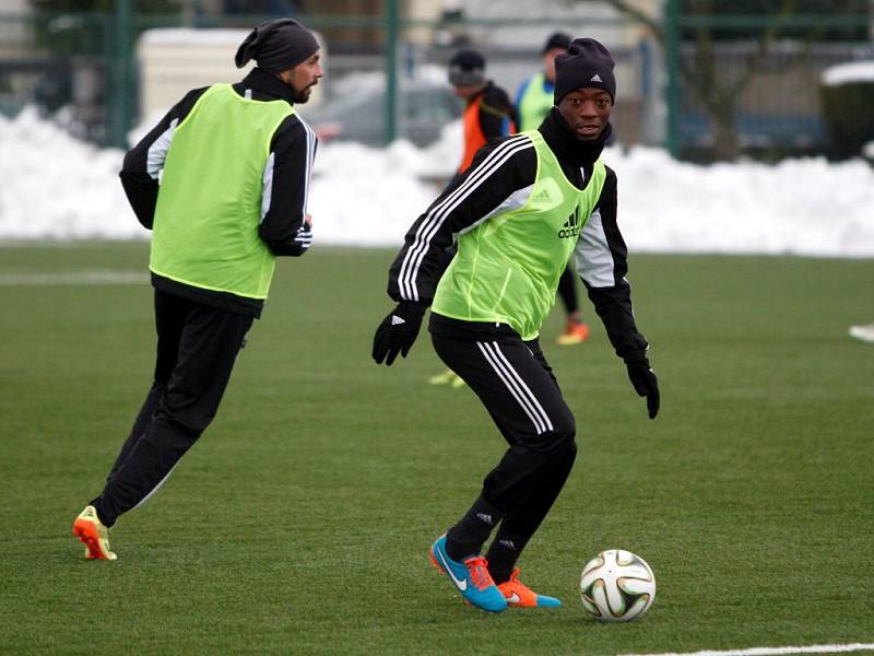 Joachim Adukor, ghanský záložník na testech v Olomouci