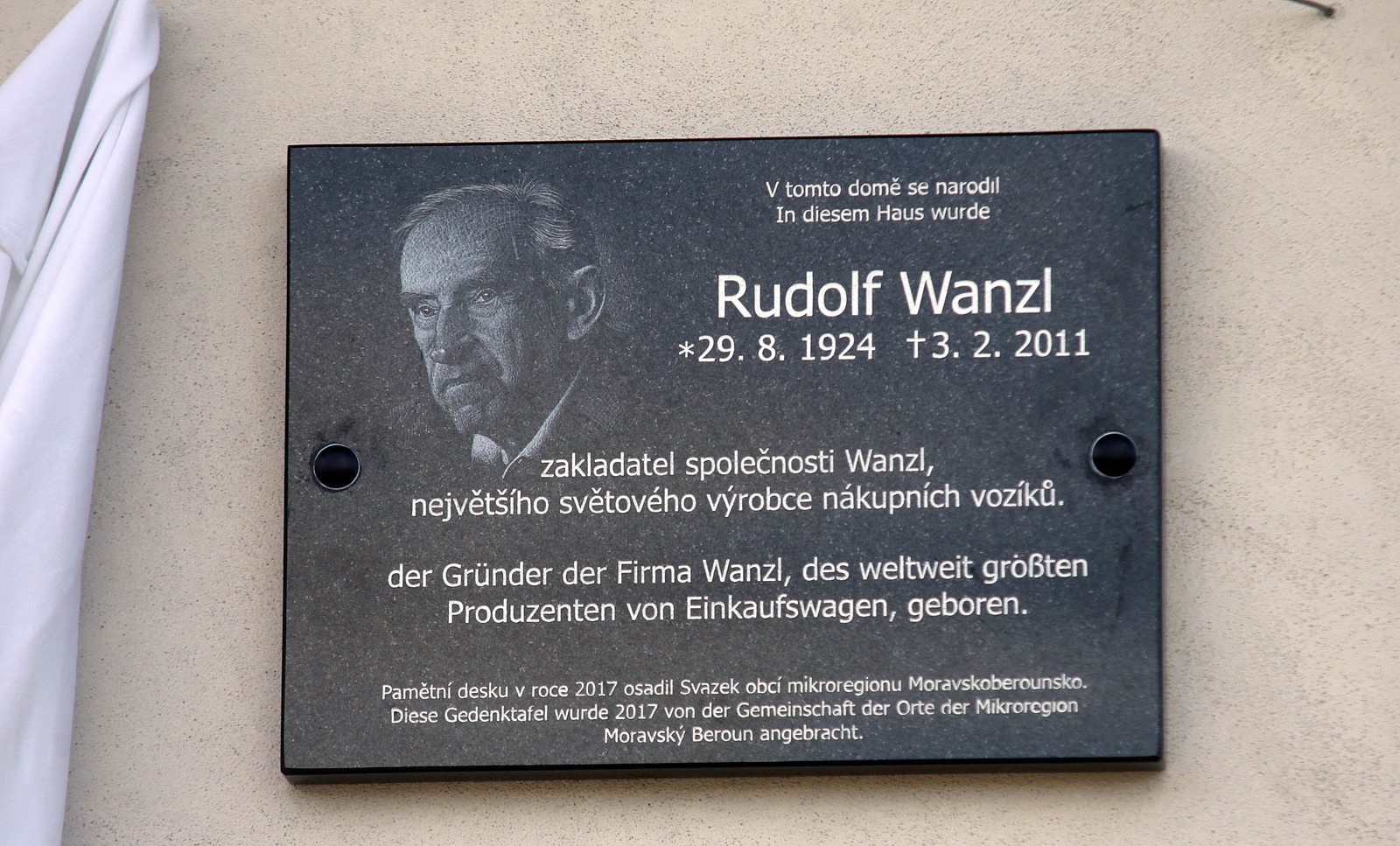 Otec nákupních vozíků Rudolf Wanzl má už v rodné Jívové desku. Česky i  německy - Olomoucký deník