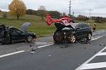 Tragická nehoda na tahu Olomouc - Přerov u Krčmaně, listopad 2021. Srážku nepřežil pětapadesátiletý řidič jednoho z vozů