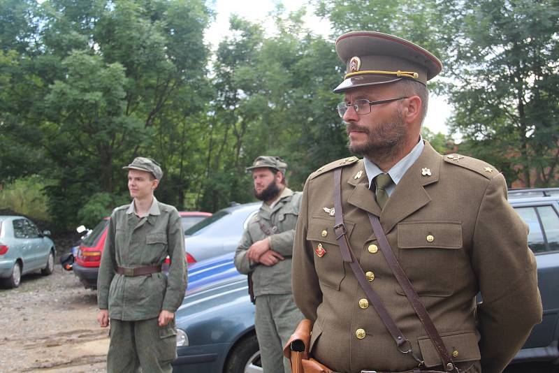 Přehlídku vojenské techniky, stanové tábory i komentované prohlídky nabídl o víkendu pátý ročník srazu vojenských veteránů v areálu Fortu XIII na Nové ulici v Olomouci.