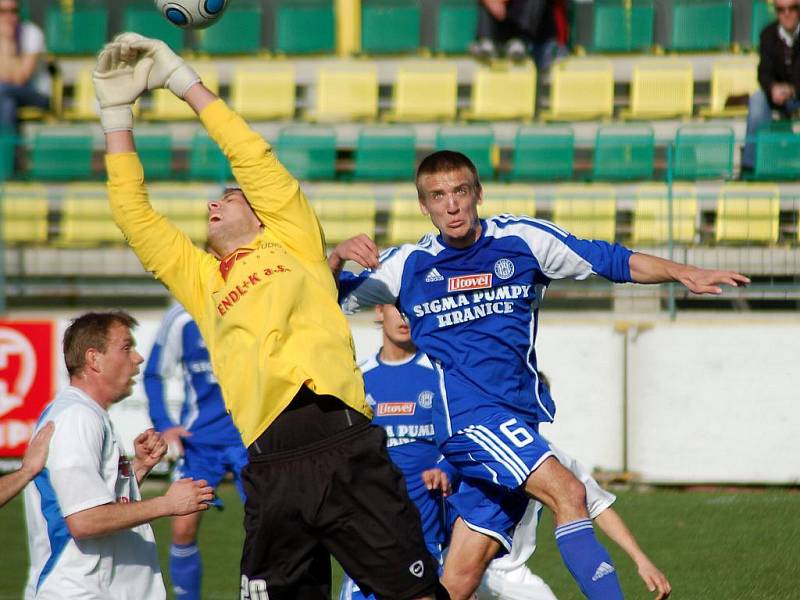 Holice v bílém proti juniorce Sigmy