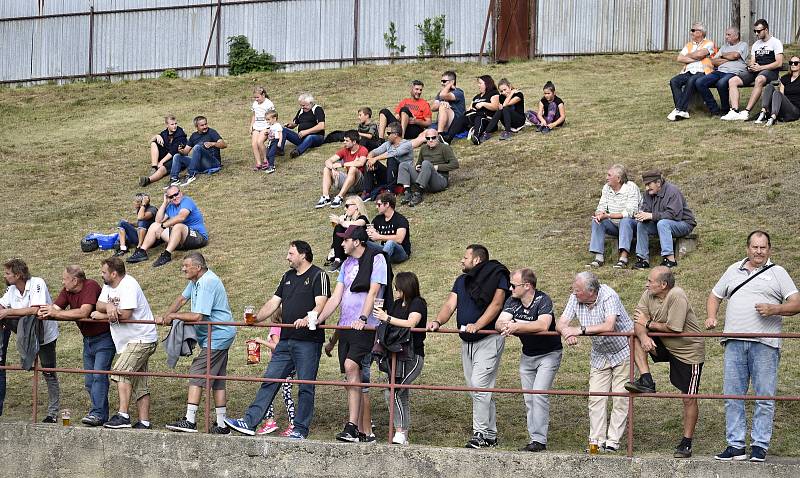 Konice (v bílém) ve šlágru I.A třída padla s Olešnicí rozdílem jediné branky - 1:2. 26.9. 2021