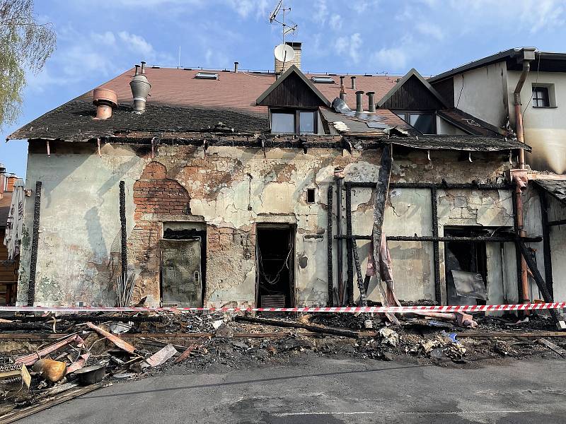 Vyhlášený podnik ve Velkém Újezdu poničil požár, 2. května 2022