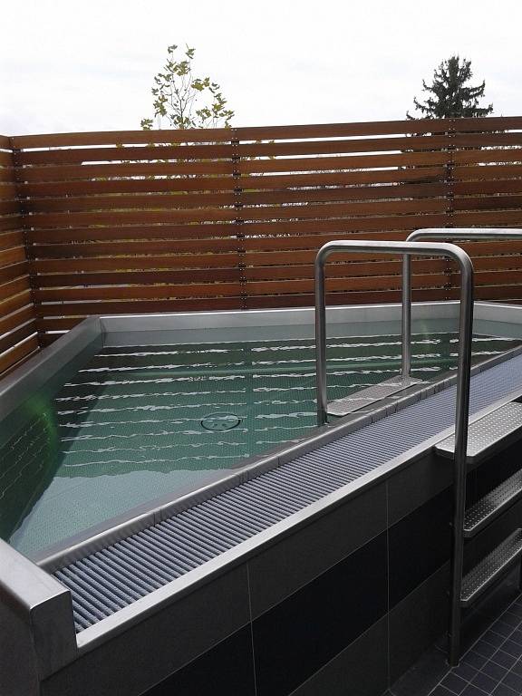 Olomoucký aquapark otevřel na terase ve druhém patře saunu, která rozšiřuje dosavadní wellness zónu. Investice přišla na 5,3 milionu korun.