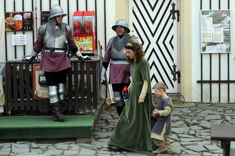 Natáčení pohádky Princezna zakletá v čase na hradě Bouzov.