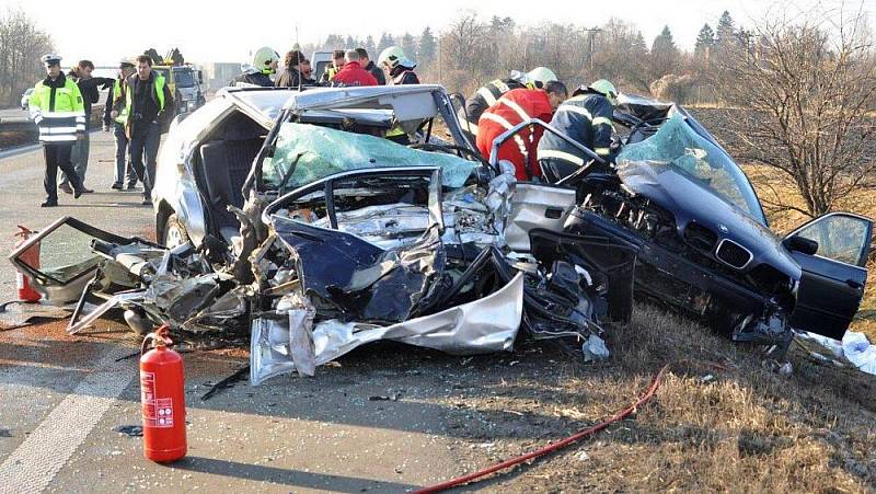 Tragická nehoda na R46 v Prostějově, při které zemřelo šest lidí