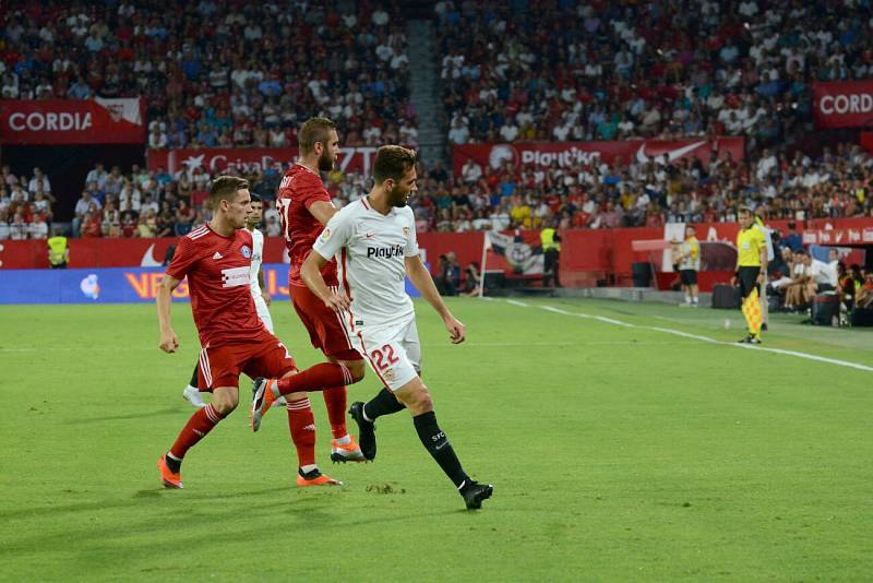 Sevilla FC - Sigma Olomouc (v červeném)