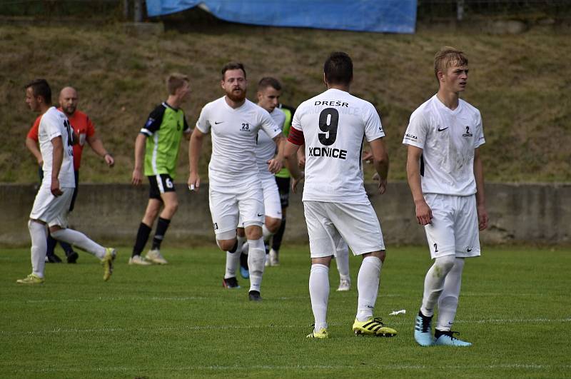 Konice (v bílém) ve šlágru I.A třída padla s Olešnicí rozdílem jediné branky - 1:2. 26.9. 2021