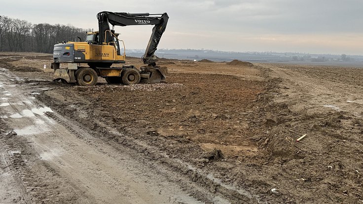 Příprava budoucího staveniště dokončení západního obchvatu Olomouce, 17. února 2024.