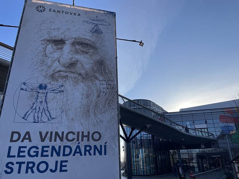 V Galerii Šantovka v Olomouci v sobotu začala výstava legendárních strojů renesančního umělce a konstruktéra Leonarda Da Vinciho. 15. ledna 2022
