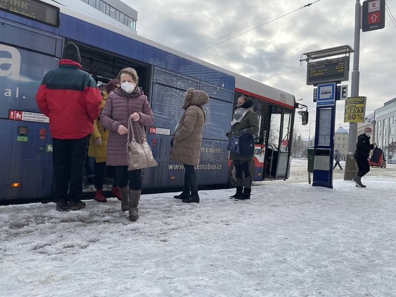 Ledovka a sníh v centru Olomouce - 8. 2. 2021