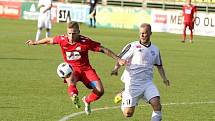 Fotbalisté z Olomouce Holice (v bílém) porazili Vyškov 2:0.