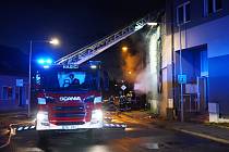 Požár staršího rodinného domku v Olomouci, místní část Černovír, úterý 7. listopadu 2023.