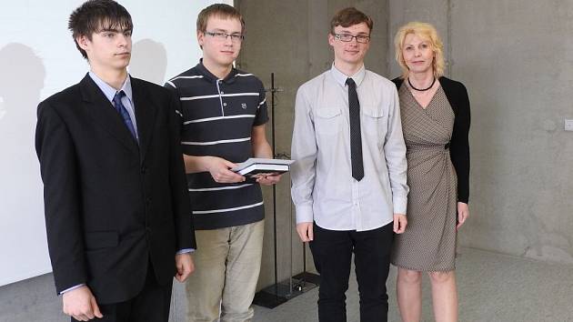 Studenti ze Slovenského gymnázia v Olomouci uspěli v Dějepisné soutěži