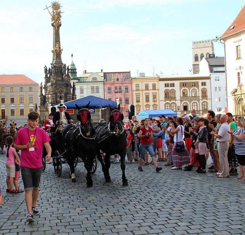 Průvod ke cti sv. Pavlíny. Svátky města Olomouce