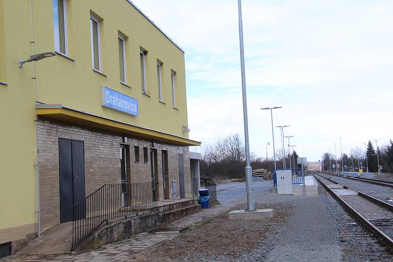 Lidé žijící v okolí nádraží v Drahanovicích si dlouhodobě stěžují na hluk z odstavených vlaků Stadler