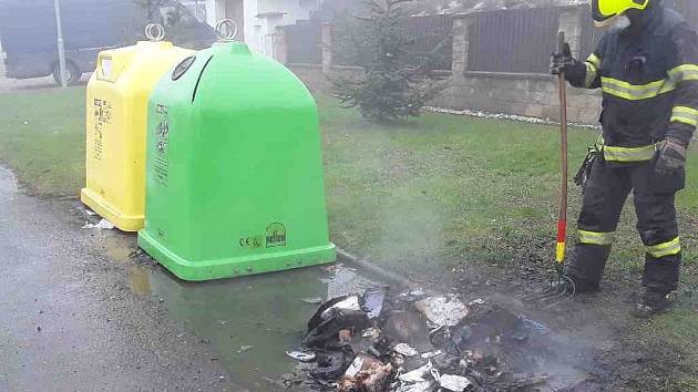 Požáry kontejnerů na odpad během silvestrovské noci v Olomouckém kraji