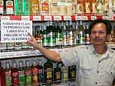 Obchody ani restaurace nesmí prodávat tvrdý alkohol. Ilustrační foto