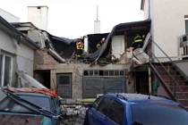 Hasiči zasahují u výbuchu v domě v Litovli. Ilustrační snímek