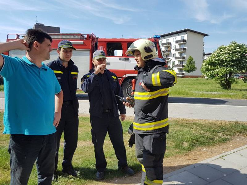 Hasiči cvičili evakuaci waldorfské základní školy v Olomouci