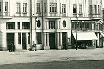 Budova kina Edison, pozdější kino Mír na rohu dnešní Riegrovy ulice a ul. 8. května