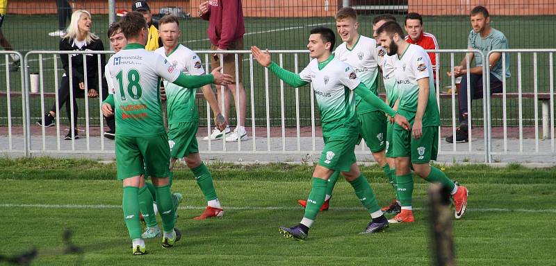 Fotografie ze zápasu mezi celky FK Nové Sady a TJ Slovan Bzenec