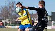 Fotbalisté 1. HFK Olomouc (v černém) proti Zlínu