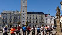 Deset královéhradeckých cyklistů v Olomouci a okolí.