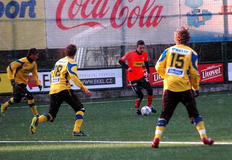 Fotbalisté Sigmy Olomouc (v oranžovém) v přípravě zdolali Zlín.