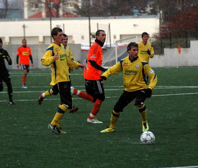 Fotbalisté Sigmy Olomouc (v oranžovém) v přípravě zdolali Zlín.