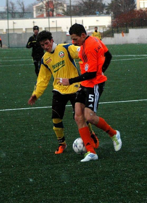 Fotbalisté Sigmy Olomouc (v oranžovém) v přípravě zdolali Zlín.