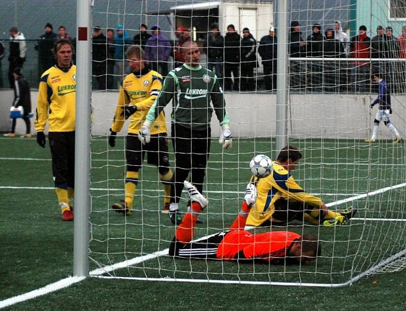 Fotbalisté Sigmy Olomouc (v oranžovém) v přípravě zdolali Zlín.